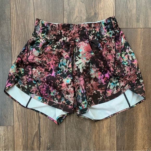 LULULEMON Tracker Low-Rise Lined Short 4" - Picture 3 of 10